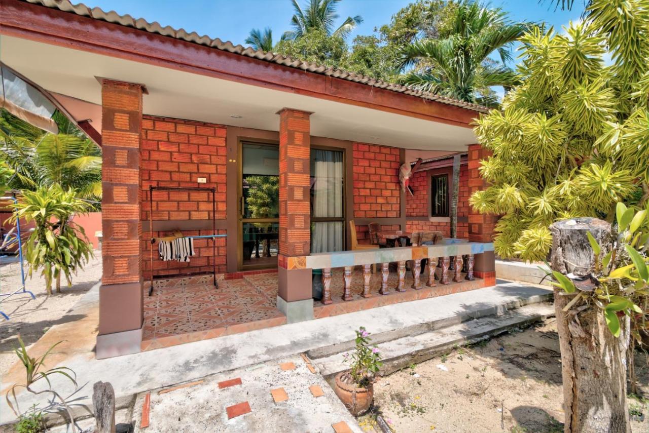 Sawai Home Resort Nathon Exterior photo