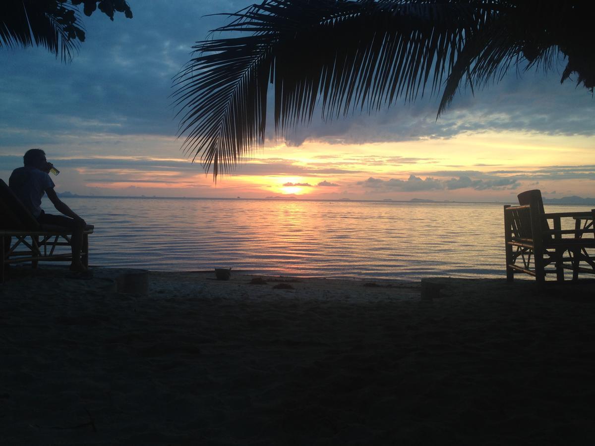 Sawai Home Resort Nathon Exterior photo